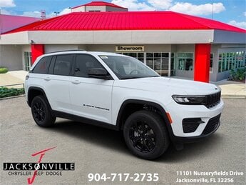 2025 Bright White Clearcoat Jeep Grand Cherokee Altitude X 3.6L V6 24V VVT Engine Automatic SUV