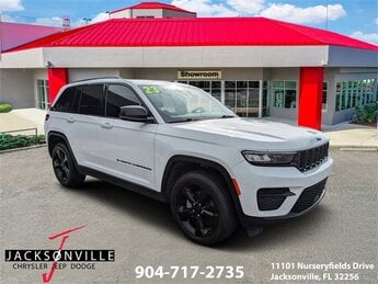 2023 Jeep Grand Cherokee Altitude 3.6L V6 24V VVT Engine RWD 4 Door Automatic