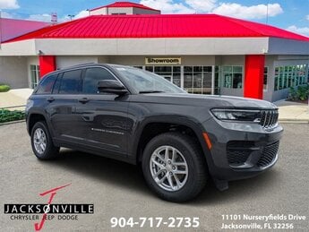 2025 Baltic Gray Metallic Clearcoat Jeep Grand Cherokee Laredo X SUV 4 Door RWD
