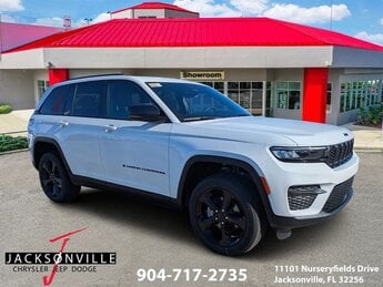 2025 Bright White Clearcoat Jeep Grand Cherokee Altitude X 3.6L V6 24V VVT Engine Automatic 4 Door