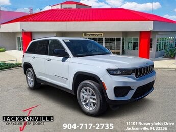 2025 Bright White Clearcoat Jeep Grand Cherokee Laredo X RWD SUV 4 Door