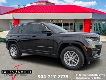 2025 Diamond Black Crystal Pearlcoat Jeep Grand Cherokee Laredo X 4 Door 3.6L V6 24V VVT Engine SUV