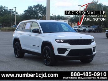 2023 Bright White Clearcoat Jeep Grand Cherokee Altitude Automatic G 3.6L V6 Cylinder Engine3.6 4X4