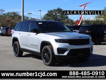 2025 Silver Zynith Jeep Grand Cherokee Limited 4 Door SUV 4X4