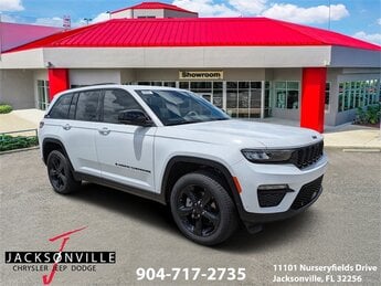 2025 Bright White Clearcoat Jeep Grand Cherokee Limited SUV 3.6L V6 24V VVT Engine Automatic 4 Door 4X4