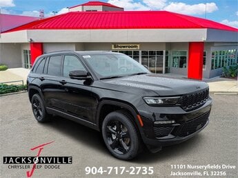 2025 Diamond Black Crystal Pearlcoat Jeep Grand Cherokee Limited 4X4 Automatic SUV 4 Door