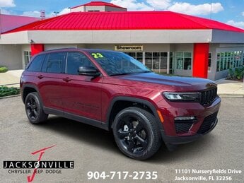 2023 Velvet Red Pearlcoat Jeep Grand Cherokee Limited Automatic 3.6L V6 24V VVT Engine 4X4 SUV 4 Door