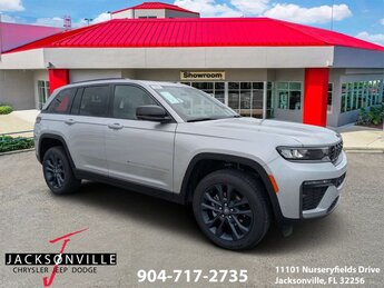2026 Silver Zynith Jeep Grand Cherokee Limited 2.0L Hurricane 4 Turbo with ESS Engine SUV 4 Door