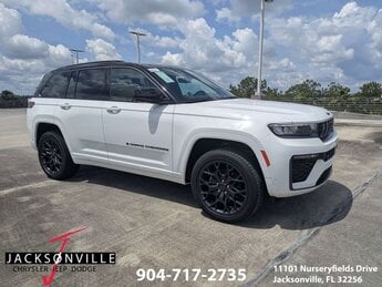 2026 Jeep Grand Cherokee Summit Automatic 2.0L Hurricane 4 Turbo with ESS Engine 4 Door 4X4 SUV