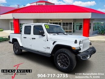 2022 Bright White Clearcoat Jeep Gladiator Overland Automatic 4 Door 3.6L V6 24V VVT Engine 4X4 Truck