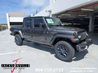 2026 Granite Crystal Metallic Clearcoat Jeep Gladiator 85th Anniversary Edition 4 Door 3.6L V6 24V VVT Engine 4X4