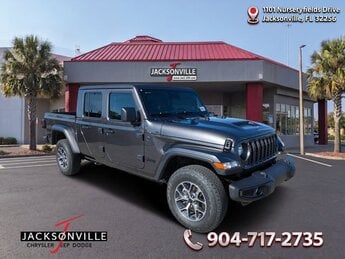 2026 Granite Crystal Metallic Clearcoat Jeep Gladiator Sport S 4X4 3.6L V6 24V VVT Engine 4 Door Truck