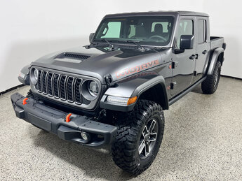2025 Granite Crystal Metallic Clearcoat Jeep Gladiator Mojave X 4X4 Truck Automatic