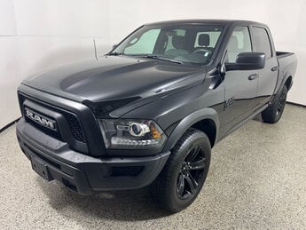 2024 Diamond Black Crystal Pearlcoat Ram 1500 Classic Warlock Truck 4X4 Automatic