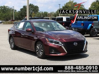 2023 Garnet Pearl Metallic Nissan Altima 2.5 SV Automatic 2.5L 4 Cylinder Engine FWD 4 Door Car