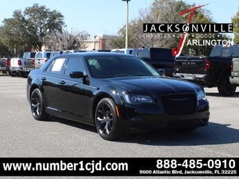 2021 Gloss Black Chrysler 300 Touring 4 Door RWD Car G 3.6L V6 Cylinder Engine3.6 Automatic