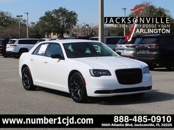 2022 Bright White Clearcoat Chrysler 300 Touring 4 Door Car Automatic RWD