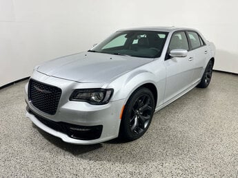 2023 Silver Mist Clearcoat Chrysler 300 300S RWD 4 Door G 5.7L 8 Cylinder Engine5.7 Automatic