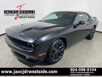 2021 Pitch Black Clearcoat Dodge Challenger SXT G 3.6L V6 Cylinder Engine3.6 RWD 2 Door
