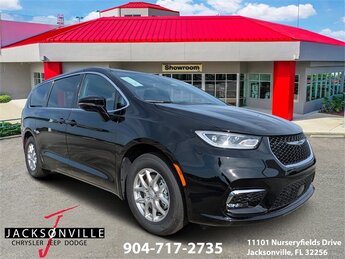 2025 Chrysler Pacifica Select FWD Automatic Van 4 Door 3.6L V6 24V VVT Engine