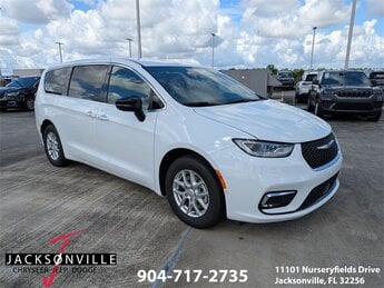 2026 Chrysler Pacifica Select Automatic Van 4 Door