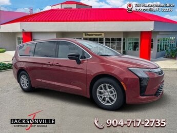 2027 Chrysler Pacifica Select 4 Door FWD Van Automatic 3.6L V6 24V VVT Engine