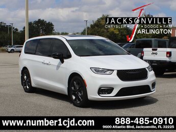 2026 Bright White Clearcoat Chrysler Pacifica Select G 3.6L V6 Cylinder Engine3.6 4 Door Van