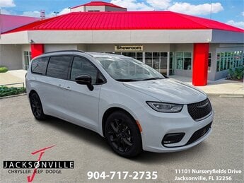 2026 Bright White Clearcoat Chrysler Pacifica Select Van 4 Door Automatic 3.6L V6 24V VVT Engine FWD