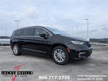 2026 Diamond Black Crystal Pearlcoat Chrysler Pacifica Select 3.6L V6 24V VVT Engine Automatic 4 Door