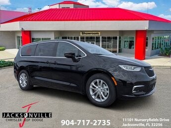 2026 Diamond Black Crystal Pearlcoat Chrysler Pacifica Select 3.6L V6 24V VVT Engine Van 4 Door FWD Automatic