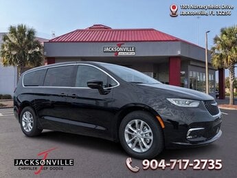 2026 Diamond Black Crystal Pearlcoat Chrysler Pacifica Select FWD Van 4 Door