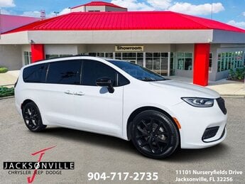 2024 Bright White Clearcoat Chrysler Pacifica Touring L FWD Automatic Van