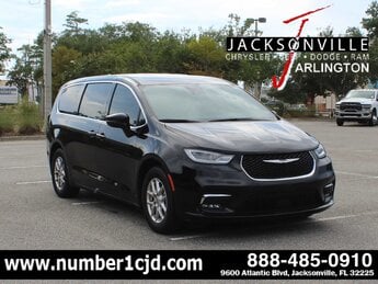 2025 Diamond Black Crystal Pearlcoat Chrysler Pacifica Select Automatic FWD Van