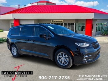 2025 Diamond Black Crystal Pearlcoat Chrysler Pacifica Select Automatic 4 Door Van