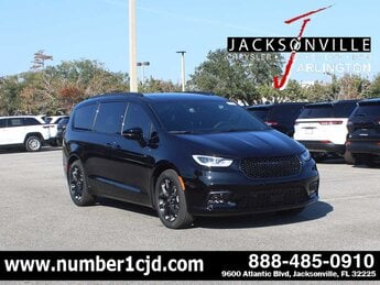 2026 Diamond Black Crystal Pearlcoat Chrysler Pacifica Select 4 Door G 3.6L V6 Cylinder Engine3.6 Automatic FWD