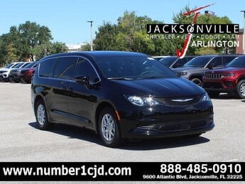 2025 Diamond Black Crystal Pearlcoat Chrysler Voyager LX FWD Automatic Van