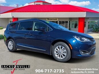2018 Chrysler Pacifica Touring L Plus 4 Door 3.6L V6 24V VVT Engine FWD Van Automatic
