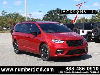 2026 Red Hot Pearlcoat Chrysler Pacifica Limited FWD Automatic Van