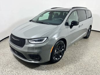 2025 Chrysler Pacifica Limited G 3.6L V6 Cylinder Engine3.6 Van 4 Door