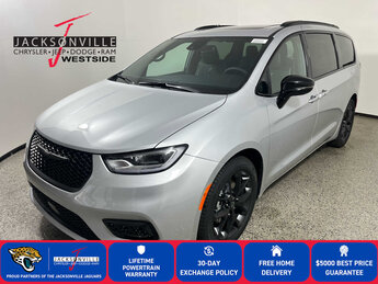 2026 Silver Mist Clearcoat Chrysler Pacifica Limited 4 Door Van G 3.6L V6 Cylinder Engine3.6 FWD