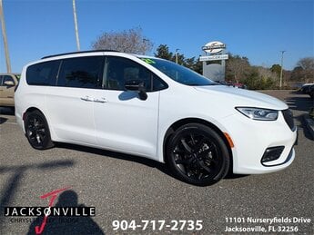 2025 Chrysler Pacifica Limited FWD 4 Door 3.6L V6 24V VVT Engine