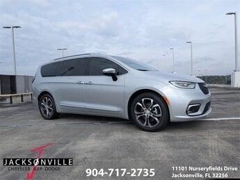 2026 Chrysler Pacifica Pinnacle Van 3.6L V6 24V VVT Engine 4 Door