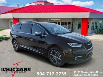 2026 Chrysler Pacifica Pinnacle 3.6L V6 24V VVT Engine FWD Automatic 4 Door Van