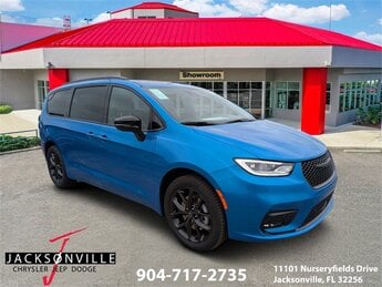 2026 Chrysler Pacifica Limited 4 Door Automatic AWD