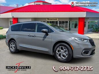 2023 Ceramic Gray Clearcoat Chrysler Pacifica Limited 4 Door AWD 3.6L V6 24V VVT Engine