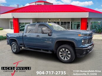 2024 Chevrolet Silverado 2500HD Custom 4X4 6.6L V8 Engine 4 Door Automatic Truck