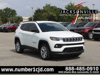 2025 Bright White Clearcoat Jeep Compass Latitude 4 Door SUV G 2.0L 4 Cylinder Engine2.0 4X4