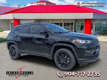 2026 Diamond Black Crystal Pearlcoat Jeep Compass Latitude 2.0L I4 DOHC Engine 4 Door Automatic SUV 4X4