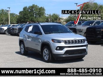 2025 Silver Zynith Metallic Clearcoat Jeep Compass Latitude SUV 4 Door 4X4