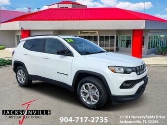 2024 Bright White Clearcoat Jeep Compass Latitude 4 Door 4X4 2.0L I4 DOHC Engine